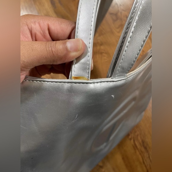 Womens Teflar Metallic Silver Vegan Leather Medium Shopping Handbag - Picture 4 of 10